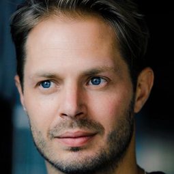 Andreas Bichler - 血黃金演員 飾演Rogge