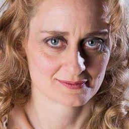 蘿米娜·平托 - 冰雹風暴演員 飾演Esposa Alfonso