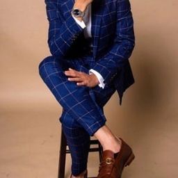 Naim Daniel 飾演 Budi Kecil