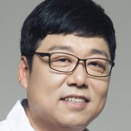 Kim Byung-nam 飾演 Police officer