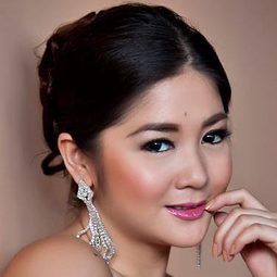 凱蒂亞·桑托斯 - Three Days of Darkness演員 飾演Kimberly