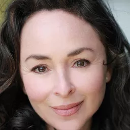 Samantha Spiro 飾演 Michelle