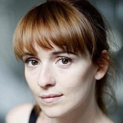 卡蜜兒菲格羅 飾演 Juliette