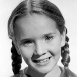 Connie Marshall 飾演 Abigail Matthews