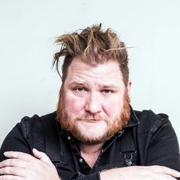 Dominique Van Malder 飾演 Dikke Patrick