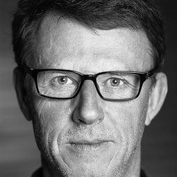 Steve Kratz - A Kind of Hades演員 飾演The doctor