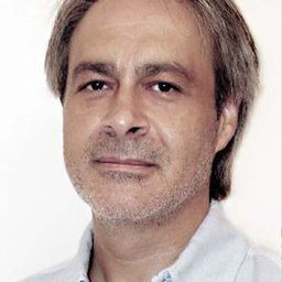 Erkan Taşdöğen - 布爾薩的夜鶯演員 飾演Fahrettin Aslan