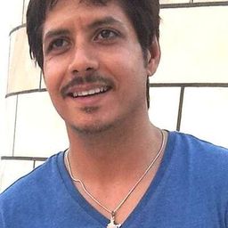 Amit Mistry 飾演 Tipu