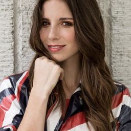 Macarena Miguel 飾演 Carla