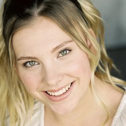 Nevada Brandt - 芭比之完美聖誕演員 飾演Skipper (singing voice)