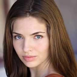 Taylor Geare - 潛行凶間演員 飾演Phillipa (5 years)