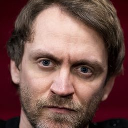 文森·隆德茲 飾演 Yannick Bertrand