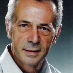 Jean-Marie Cornille 飾演 Le sous-secrétaire général adjoint Froment