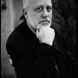 Eduardo de Gregorio 飾演 Atticus