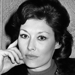 Claudia Gravy 飾演 Silvia