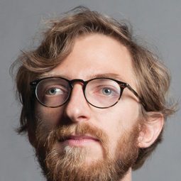 Hendrik von Bültzingslöwen - 父愁者聯盟演員 飾演Dealer