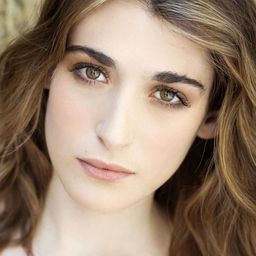 Pilar Fogliati 飾演 Lara