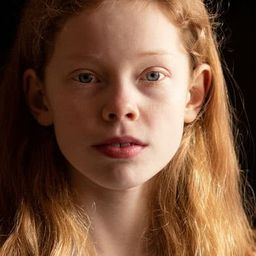 Bella Bading 飾演 Maila