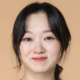 李鳳輦 - 高中女生演員 飾演Nurse