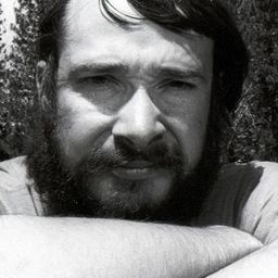 Dean Caldwell - 山谷崛起演員 飾演Self