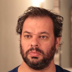 David Ayala - 爆炸性的成功演員 飾演Patrick Le Querrec