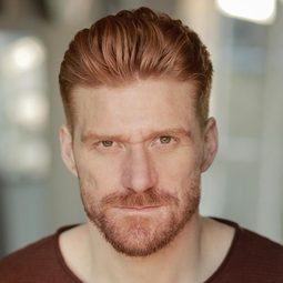 保羅·布里恩 飾演 Fellowship/Senses & Wits (Sound)