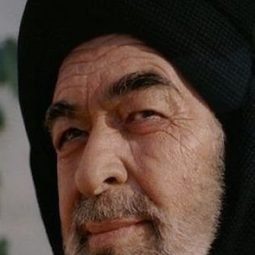 Abdul Rahman Al-Rashi 飾演 Abou Kheizarane