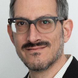 Mark Peranson 飾演 Man on Terrace