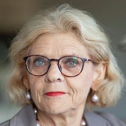 Reinildis van Ditzhuyzen 飾演 Self