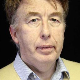 Phelim Kelly 飾演 Shopper