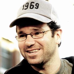 Dave Meyers 飾演 Dave Meyers