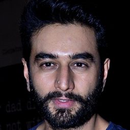 Shekhar Ravjiani 飾演 Jaideep