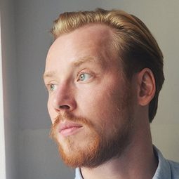 馬切伊·納夫羅茨基 - 幼兒園荒誕夜演員 飾演Lesław