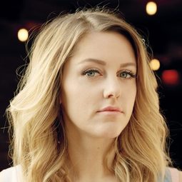 Taylor Louderman 飾演 Wendy Darling