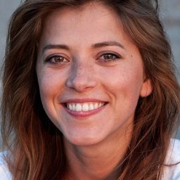 Mersiha Husagić - 球場的偽術演員 飾演Carla (Spielerfreundin)