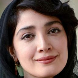 米娜·莎達媞 飾演 