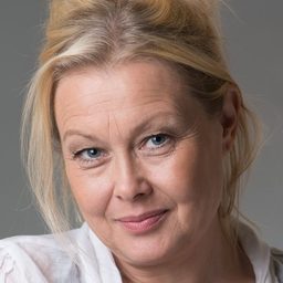 Sanna Ekman 飾演 Lina