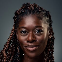 Akiya Henry 飾演 Lady MacDuff