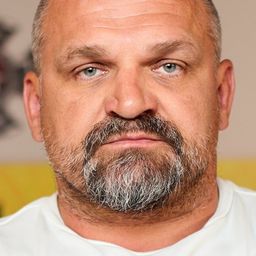 Vasyl Virastiuk 飾演 Viking