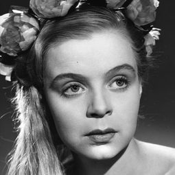 Aino-Maija Tikkanen 飾演 Kirsti Lahti - nykyaika