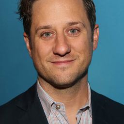 Christopher Fitzgerald 飾演 Pelican (voice)