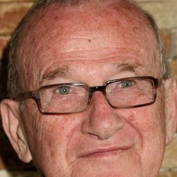 Larry Gelbart - Patriot Act演員 飾演Himself