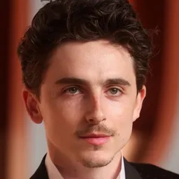 添麥菲查洛美 飾演 Yule