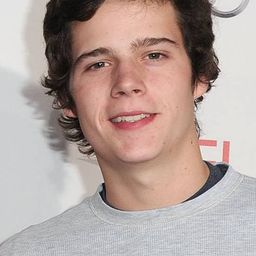 Marlon Morton 飾演 Rob Salvati