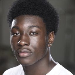 Hope Ikpoku Jnr 飾演 Staples