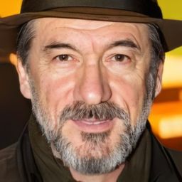 穆斯塔法·祖尼爾瑪斯 飾演 3. İsyancı