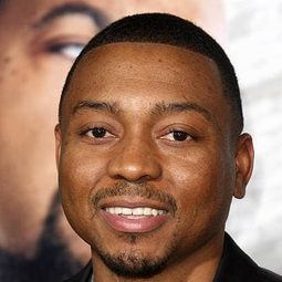 Na'im Lynn 飾演 Himself