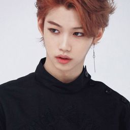 李龍馥 飾演 Self