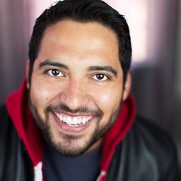 Ray Reynaga 飾演 Pudgy Man