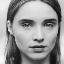 Wiktoria Filus 飾演 Volunteer Asia